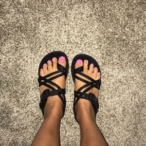 BLACK CHACOS SIZE 8